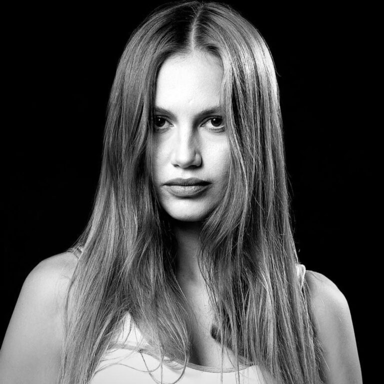 Xenia, Techno DJ