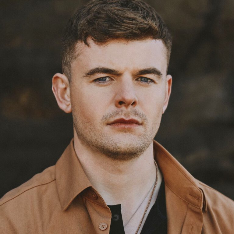 Darren Kiely, Singer-Songwriter