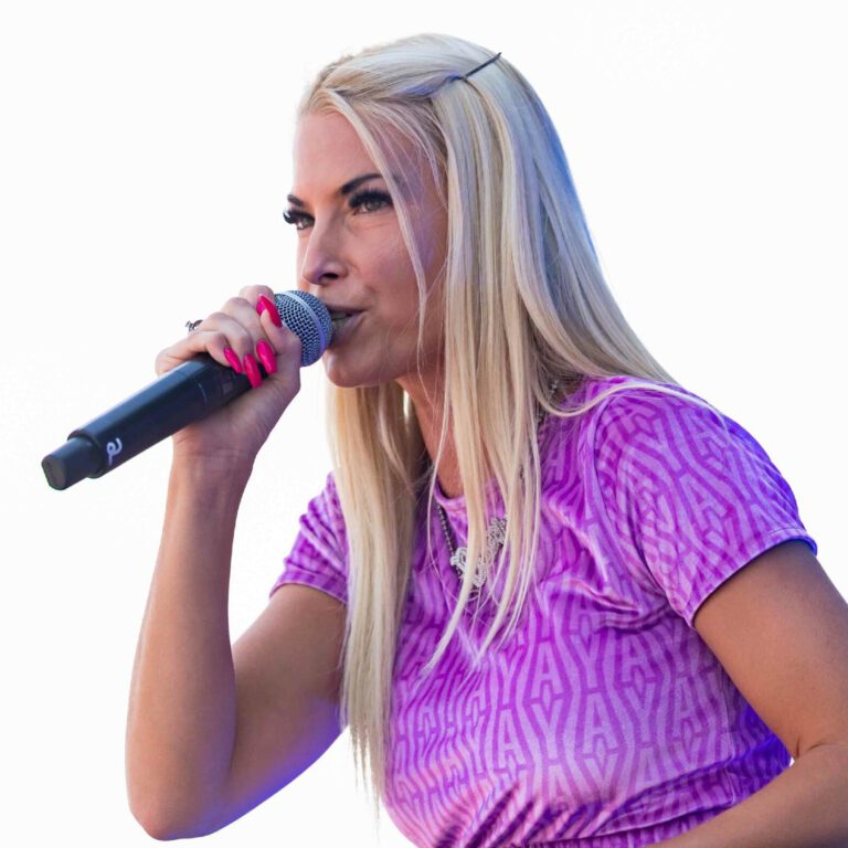 Isi Glück, zwischen Mainstream und moderner Partyschlager-Ästhetik